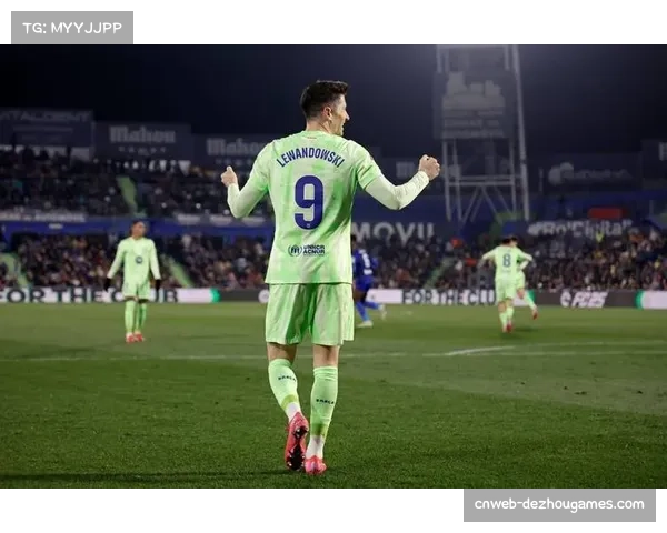 37岁莱万创80年纪录,成巴萨客场取胜关键先生 37岁莱万创80年纪录,成巴萨客场取胜关键先生