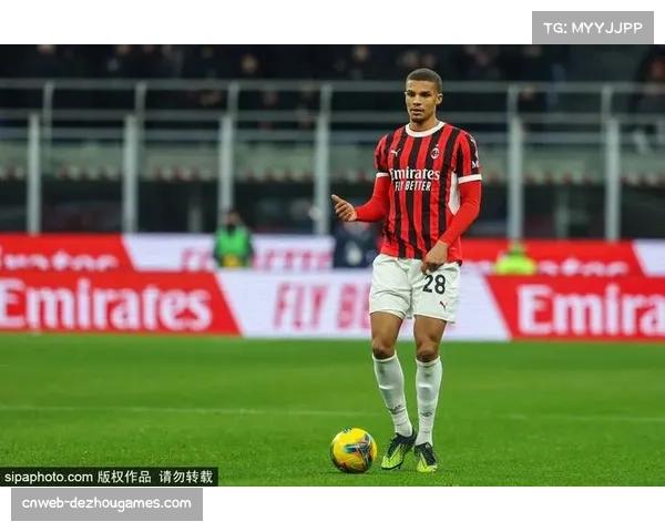 -AC米兰3-2都灵登顶，拉比奥特30米远射创本赛季最远进球纪录-